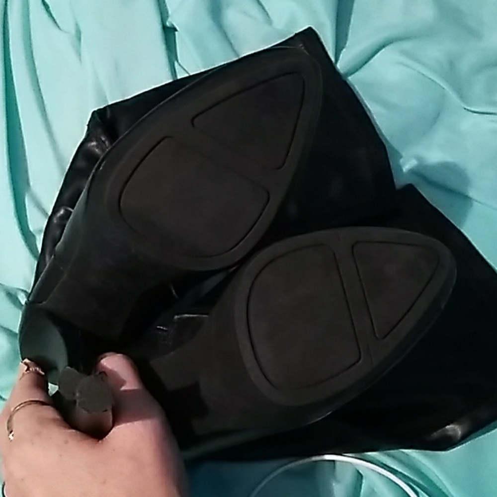 Boots - Picture 2 of 3